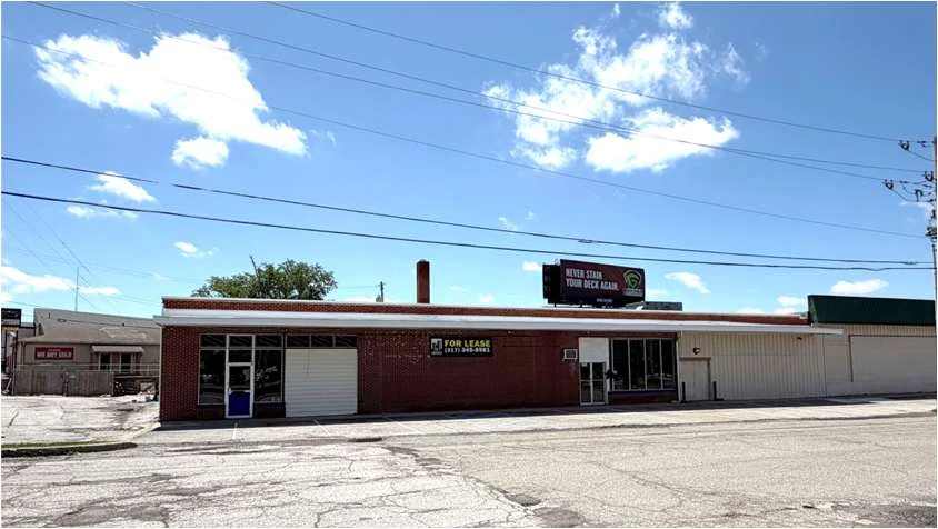 South East Street rear building exterior, from sale flyer